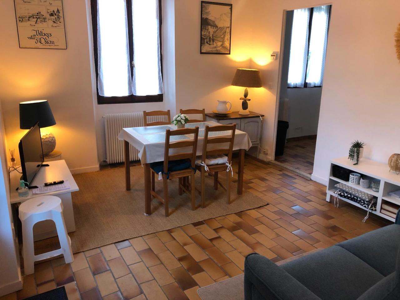Petite Maison Avec Terrasse Jurançon Eksteriør bilde